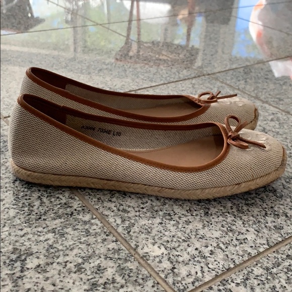 Coach Flats with original  box - Picture 2 of 3